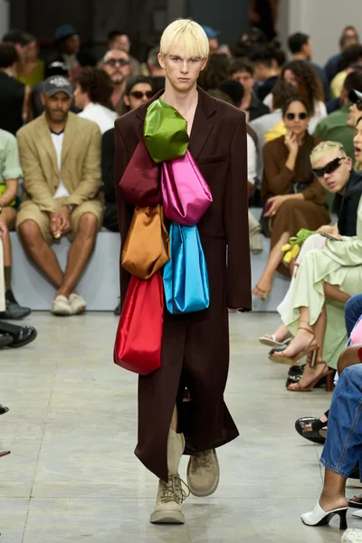 Look 54